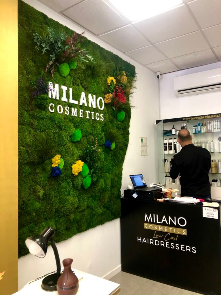 JARDIN VERTICAL PRESERVADO PARA PELUQUERIA MILANO JARDIN VERTICAL PRESERVADO PARA PELUQUERIAS